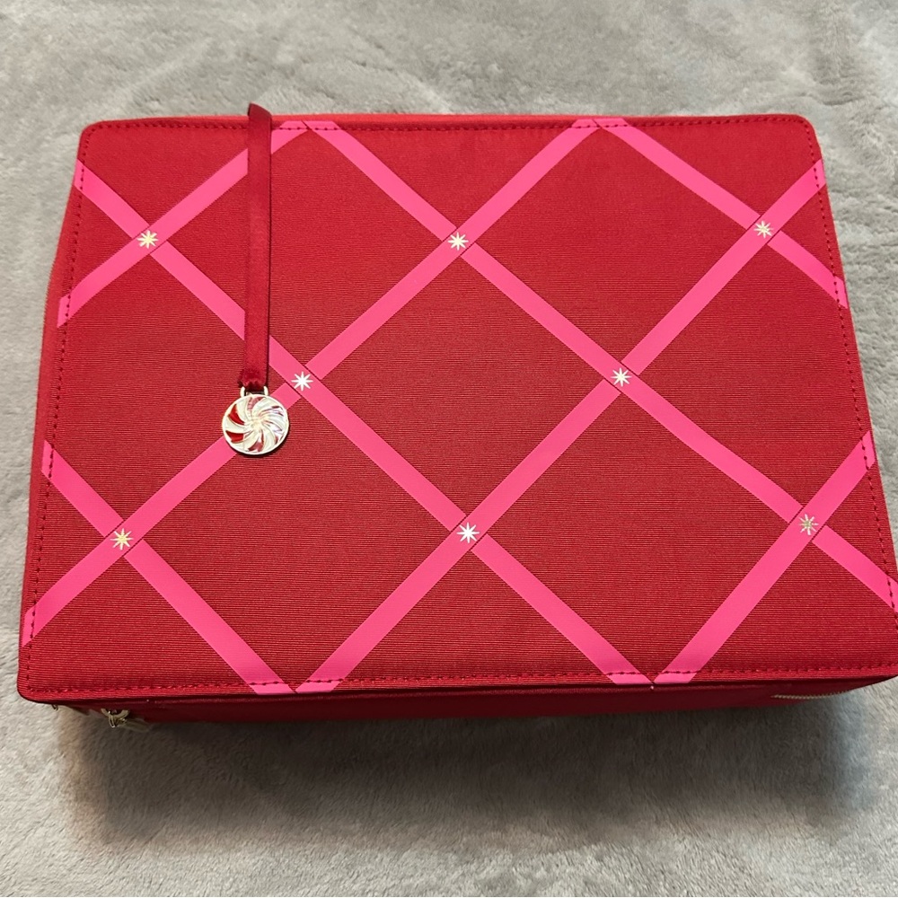 Estee Lauder large cosmetic case new
